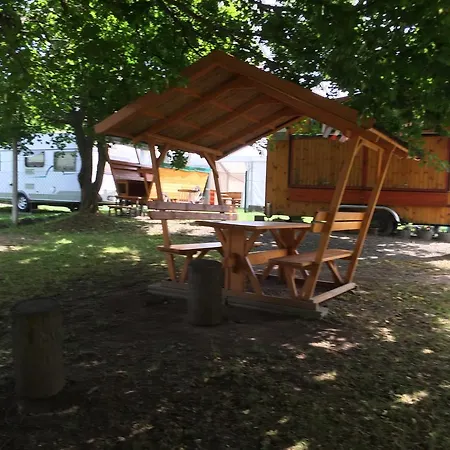 Boerzsoenyi Szabadidokoezpont * Kóspallag